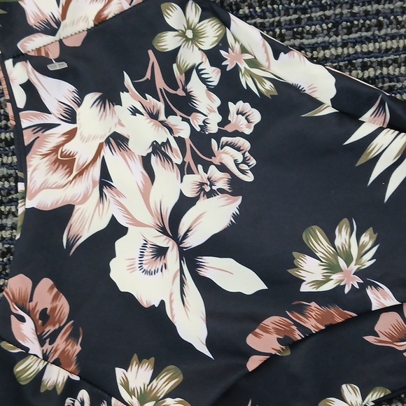 Floral High-Waisted Bikini Bottom Nwot Size Medium - Picture 2 of 4